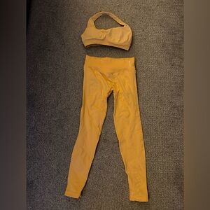 DFYNE Peach Sorbet Sports Bra & Impact Leggings